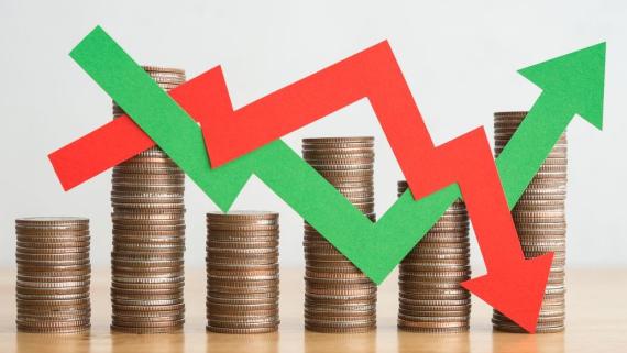 Divergent chart of money growing